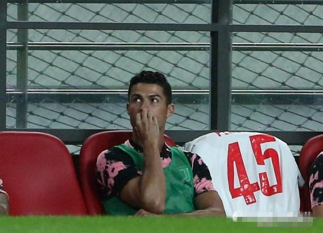 韓球迷撕C羅球衣 只怪C羅未登場惹爭議 這仇結大了!